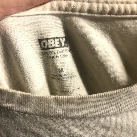 Obey T-Shirt - Picture 4 of 4